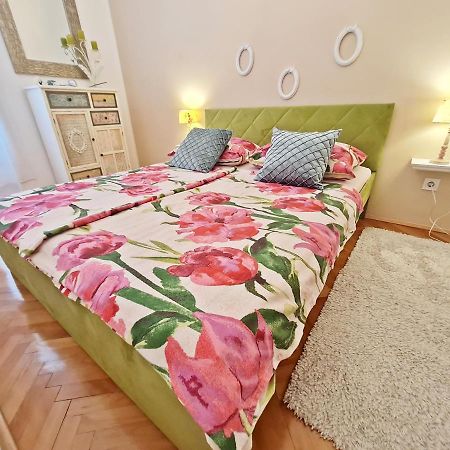 Beach Apartment Ivana Omiš Esterno foto