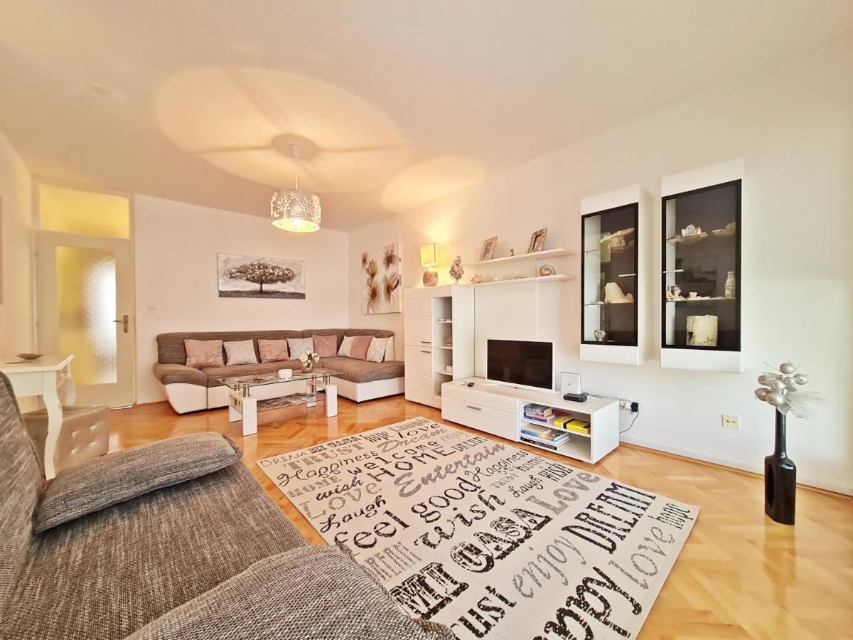 Beach Apartment Ivana Omiš Esterno foto