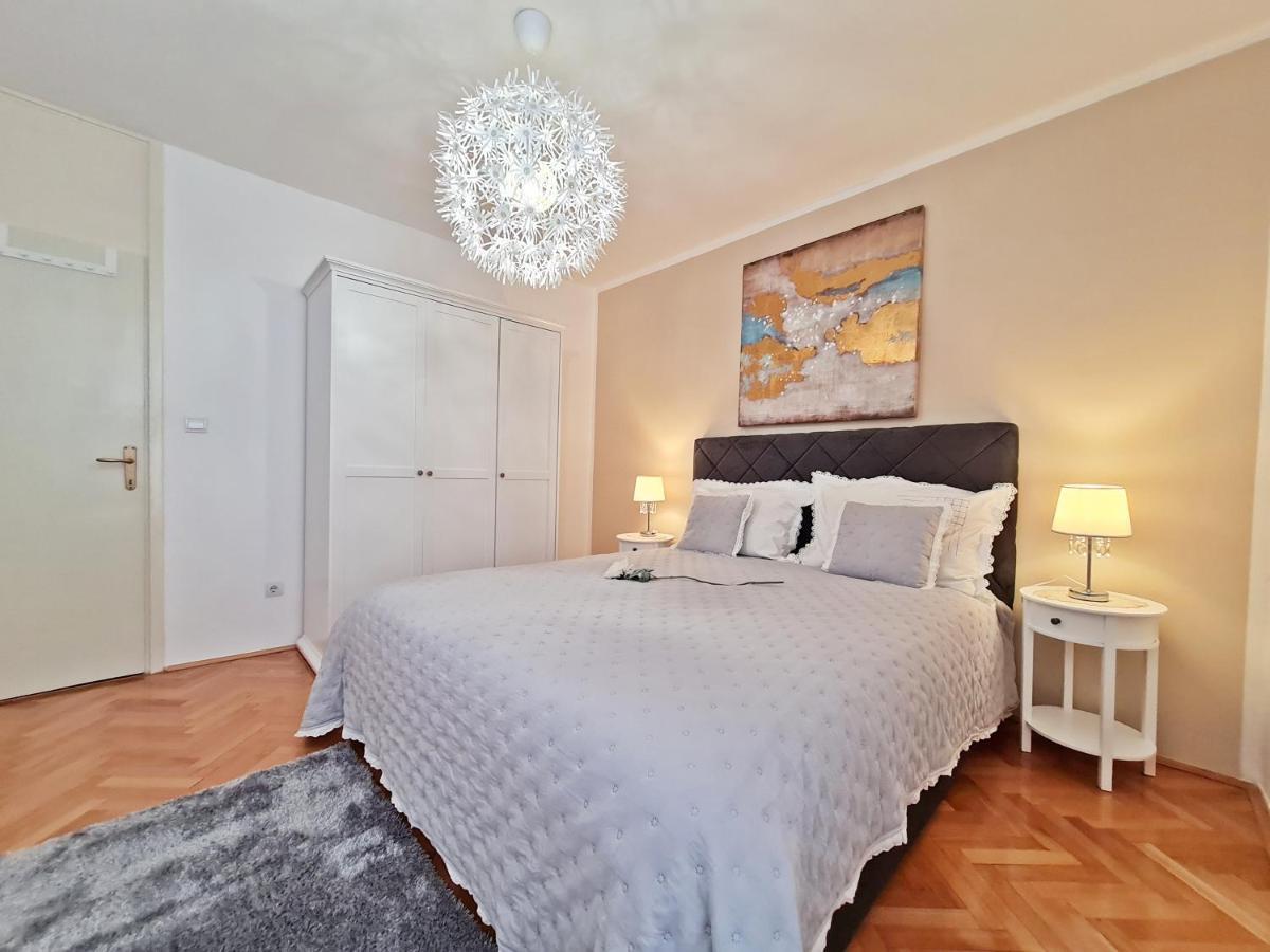 Beach Apartment Ivana Omiš Esterno foto
