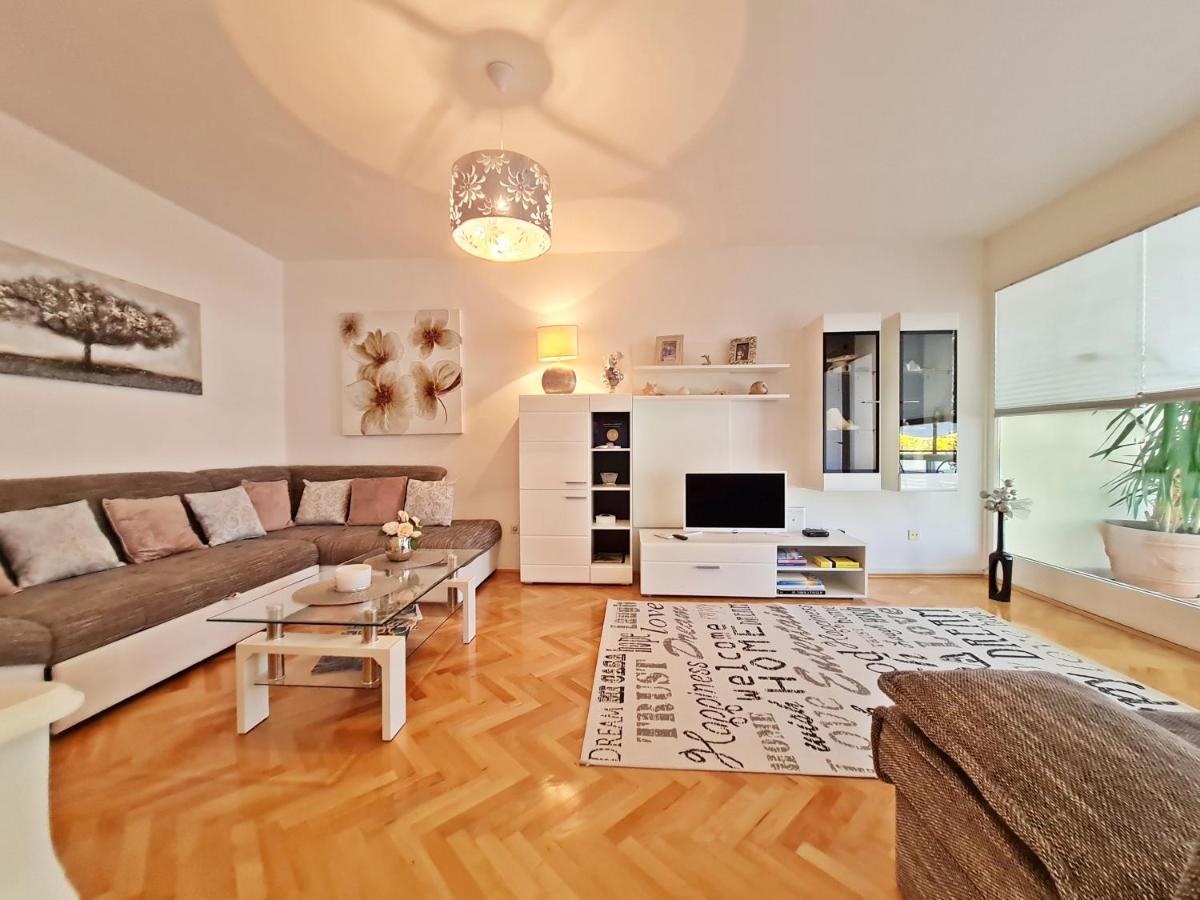 Beach Apartment Ivana Omiš Esterno foto