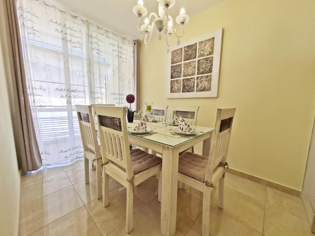 Beach Apartment Ivana Omiš Esterno foto