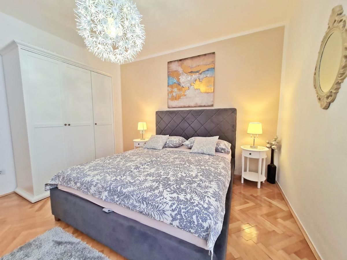 Beach Apartment Ivana Omiš Esterno foto