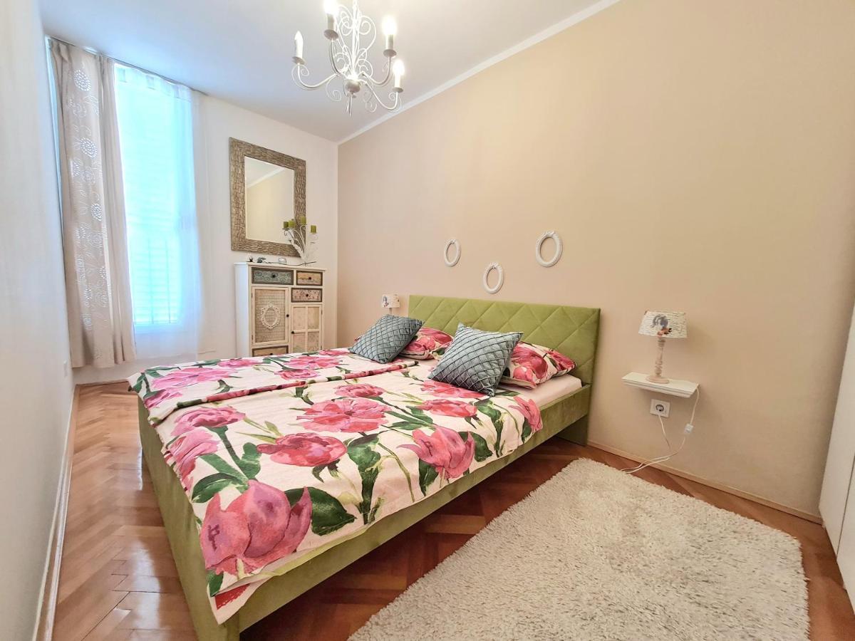 Beach Apartment Ivana Omiš Esterno foto